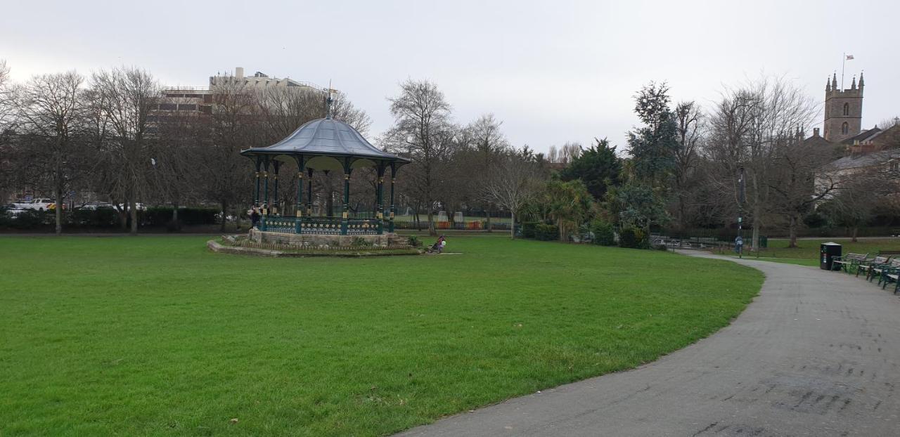 Holly Lodge Weston-super-Mare Eksteriør bilde